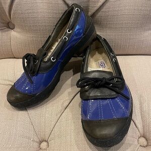 Ugg Women's 6 Ashdale Duck Black and Blue Shoes